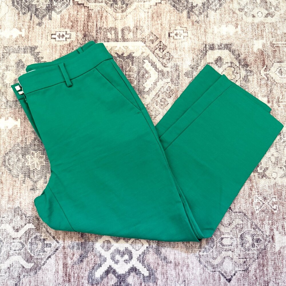 LOFT Green Curvy Cropped Pants • Size 6P